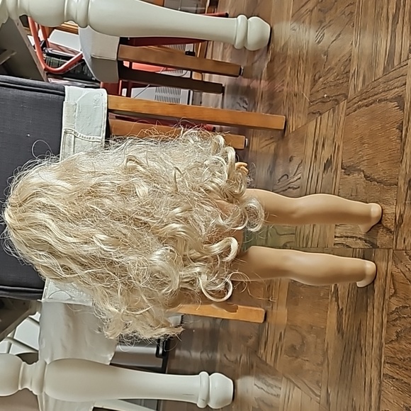 RETIRED AMERICAN GIRL DOLL-Caroline-Historical Character 2012 - Picture 7 of 7